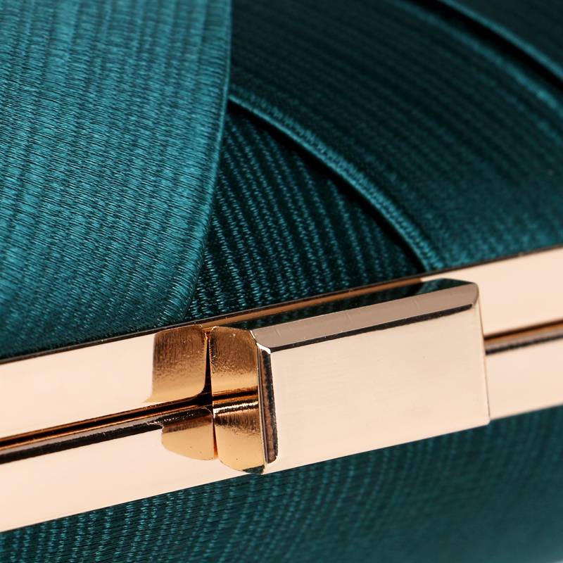 Women's Metal Tassel Clutch Bag